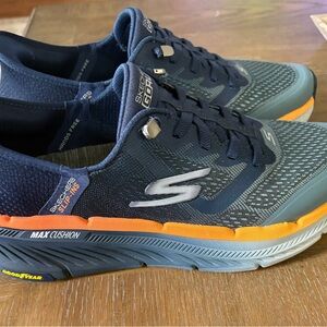 Skechers Slip-ins: Max Cushioning Premier 2.0 (Men’s size 8)